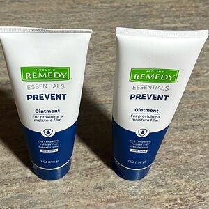 NWOT Remedy Essentials Prevent Ointment for providing a moisture Film Duo